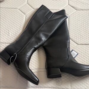 Elegant Black Women's Boots